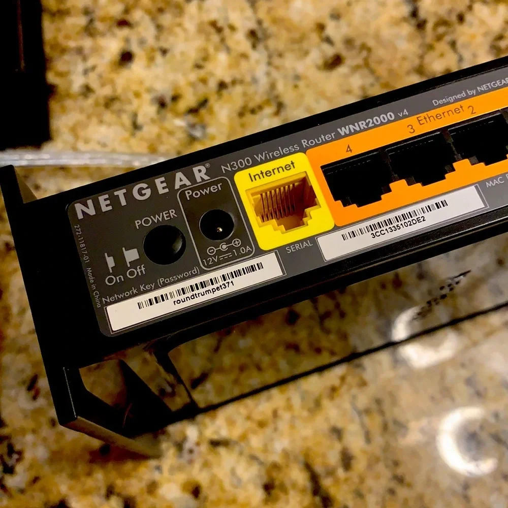 NetGear N300 Wireless Router - Picture 4 of 4